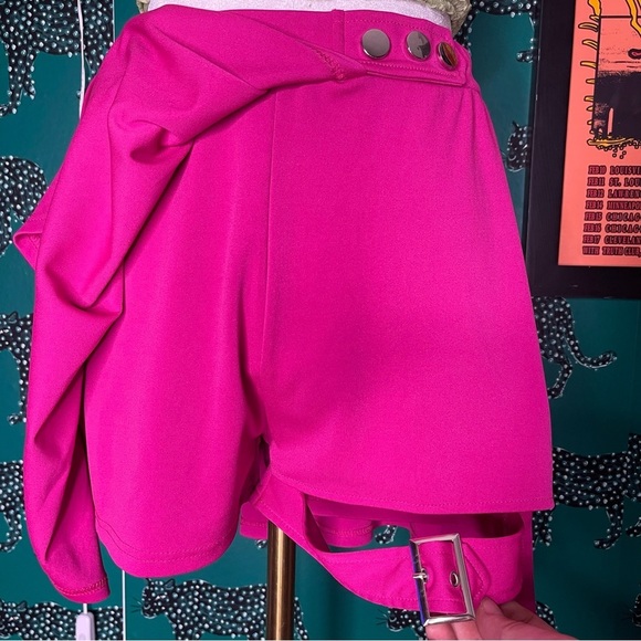 NWOT Hot Pink Barbie Core Punk Mini Skort with Adjustable Thigh Buckle Size M - Picture 5 of 12
